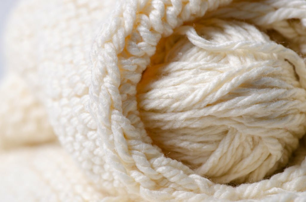 Textile Fibers Supplier vs. Manufacturer: Which is Right for Your Business?